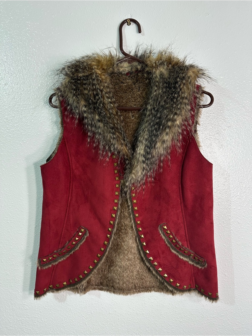 Montanaco Women’s M Red Faux Suede Fur Trim Studded Western Boho Vest